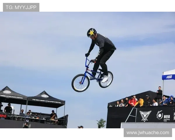 深圳极限运动队与广州极限运动队赛后分析力量对决的精彩瞬间 深圳极限运动队与广州极限运动队赛后分析力量对决的精彩瞬间