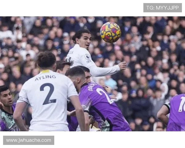 利兹联与博尔顿激战正酣比分揭晓引发球迷热议