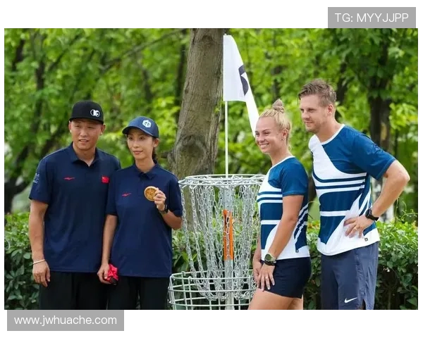 成都飞盘队与上海飞盘队耐力较量的精彩赛后分析与总结